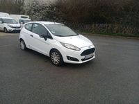 Gebraucht Ford Fiesta 75 PS (55 kW) 2016 Weiß Pickup