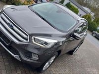 Gebraucht Ford Kuga 150 PS (110 kW) 2018 Grau SUV