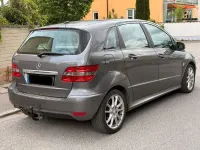 Gebraucht Mercedes B200 193 PS (141 kW) 2010 Grau Van / Kleinbus