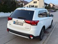 Gebraucht Mitsubishi Outlander Plus 150 PS (110 kW) 2017 Weiß SUV