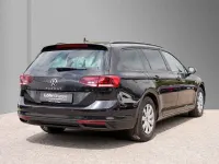 Gebraucht VW Passat Basis 122 PS (89 kW) 2022 Schwarz Kombi