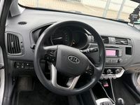 Gebraucht Kia Rio 109 PS (80 kW) 2012 Silber Limousine