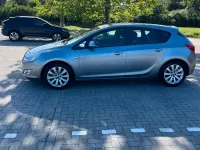 Gebraucht Opel Astra 116 PS (85 kW) 2011 Grau Limousine