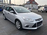 Gebraucht Ford Focus Ambiente 101 PS (74 kW) 2014 Polarsilber metallic Kombi