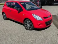 Gebraucht Hyundai i20 Classic 77 PS (56 kW) 2010 Rot Kleinwagen