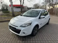 Gebraucht Renault Clio II Dynamique 75 PS (55 kW) 2009 Weiß Limousine