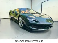 Neu Ferrari 296 829 PS (609 kW) 2025 Grün Cabrio