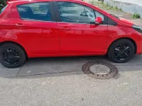 Gebraucht Toyota Yaris 69 PS (50 kW) 2015 Rot Kleinwagen