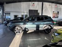 Neu Dacia Duster Extreme 131 PS (96 kW) 2025 Zeder grün metallic SUV