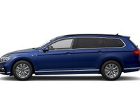 Gebraucht VW Passat R-line 150 PS (110 kW) 2023 Lapiz blue (metallic) Kombi