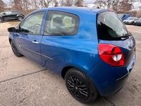 Gebraucht Renault Clio II 75 PS (55 kW) 2008 Blau Kleinwagen