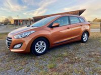 Gebraucht Hyundai i30 Classic 120 PS (88 kW) 2017 Orange caramel / met Kombi