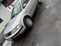 Gebraucht VW Passat 128 PS (94 kW) 1998 Silber Kombi