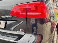 Gebraucht VW Touran Cup 105 PS (77 kW) 2014 Schwarz Van / Kleinbus