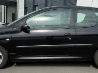 Gebraucht Peugeot 206 60 PS (44 kW) 2010 Schwarz Limousine