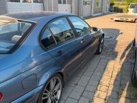 Gebraucht BMW 320 136 PS (100 kW) 1998 Blau Limousine