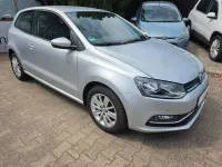 Gebraucht VW Polo Comfortline 90 PS (66 kW) 2015 Silber Kleinwagen