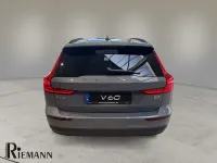 Gebraucht Volvo V60 Core 163 PS (119 kW) 2024 Thunder grey / metallic Kombi