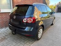 Second-hand VW Golf VII 105 CP (77 kW) 2012 Albastru Berlinǎ