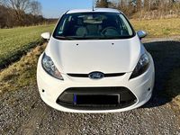 Gebraucht Ford Fiesta Trend 75 PS (55 kW) 2009 Weiß Limousine