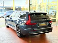 Gebraucht Volvo V60 341 PS (250 kW) 2022 Blau Kombi