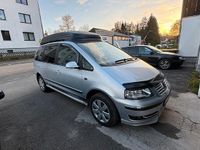 Second-hand VW Sharan 116 CP (85 kW) 2004 Gri Monovolum