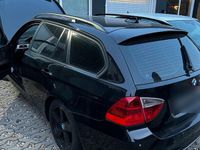 Gebraucht BMW 320 163 PS (119 kW) 2007 Schwarz Kombi