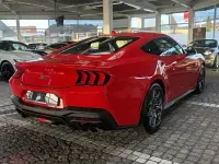 Neu Ford Mustang GT Fastback 446 PS (328 kW) 2025 Rot (rot (racered)) Coupé