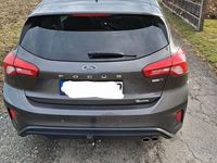 Gebraucht Ford Focus ST-Line 155 PS (114 kW) 2021 Grau Limousine