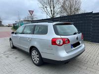 Gebraucht VW Passat 140 PS (102 kW) 2008 Silber Kombi