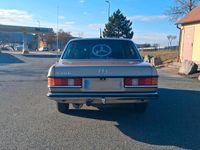 Używany Mercedes E230 136 KM (100 kW) 1983 Złoty Sedan/Limuzyna