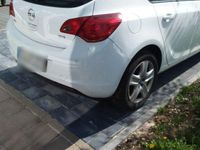 Usado Opel Astra Edition 110 HP (80 kW) 2010 Branco Sedan