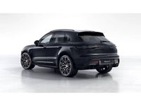 Gebraucht Porsche Macan 381 PS (280 kW) 2023 Tiefschwarzmetallic (metallic) SUV
