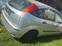 Usata Ford Focus 75 CV (55 kW) 1999 Argento Utilitaria