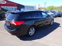 Gebraucht Ford Focus Cool & Connect 150 PS (110 kW) 2021 Agate black Kombi