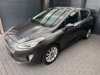 Gebraucht Ford Fiesta Titanium 101 PS (74 kW) 2018 Grau Limousine