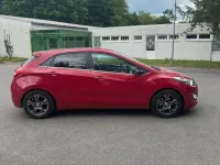 Gebraucht Hyundai i30 110 PS (80 kW) 2015 Rot Kleinwagen