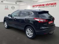 Gebraucht Nissan Qashqai N-Connecta 116 PS (85 kW) 2015 Schwarz SUV