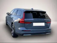 Gebraucht Volvo V60 CC Plus 197 PS (144 kW) 2023 Manufacturer Kombi