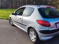 Gebraucht Peugeot 206 75 PS (55 kW) 1999 Silber Kleinwagen