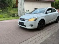 Gebraucht Kia Ceed 143 PS (105 kW) 2009 Weiß Kleinwagen