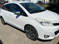 Gebraucht Toyota Yaris 99 PS (72 kW) 2013 Weiß Kleinwagen
