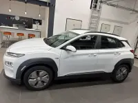 Gebraucht Hyundai Kona 100 kW (136 PS) 2021 Weiß SUV