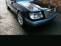 Gebraucht Mercedes E220 150 PS (110 kW) 1992 Schwarz Coupé