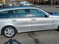 Gebraucht Mercedes E220 Elegance 150 PS (110 kW) 2004 Silber Kombi