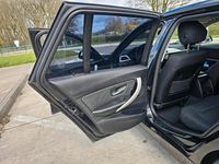 Gebraucht BMW 318 Advantage 136 PS (100 kW) 2016 Schwarz Kombi
