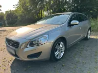 Gebraucht Volvo V60 163 PS (119 kW) 2012 Grau Kombi
