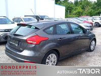 Gebraucht Ford Focus Trend 101 PS (74 kW) 2015 Grau Limousine
