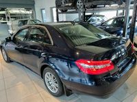 Gebraucht Mercedes E220 Elegance 170 PS (125 kW) 2010 Blau Limousine