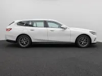 Gebraucht BMW 520 Sport Line 197 PS (144 kW) 2024 Alpinweiã uni300 Kombi